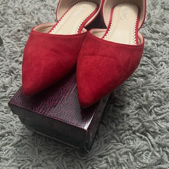 Red suede flats - Picture 3 of 5
